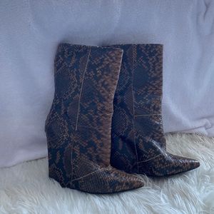 Python wedge boots